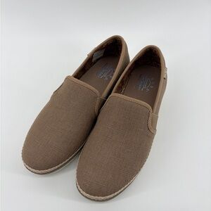 Bobs from Skechers Women's Slip On Canvas Shoes‎ Tan 8.5 Memory Foam NWOT